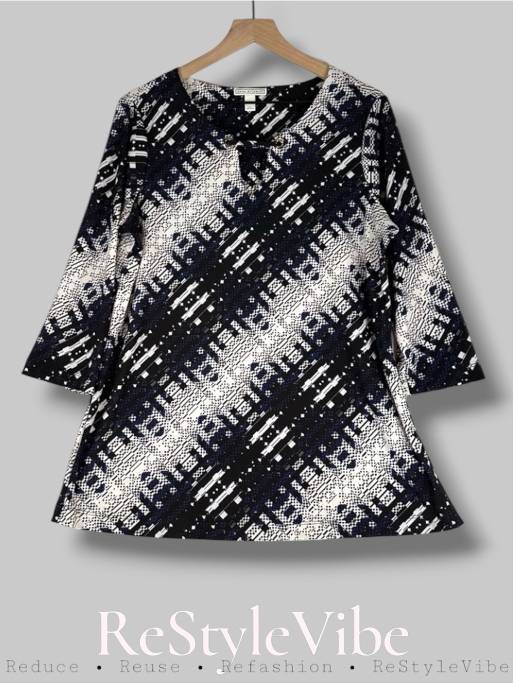DANA BUCHMAN Women’s Size L Top Shirt Blouse Tank 3/4 Sleeve Stretch Pattern